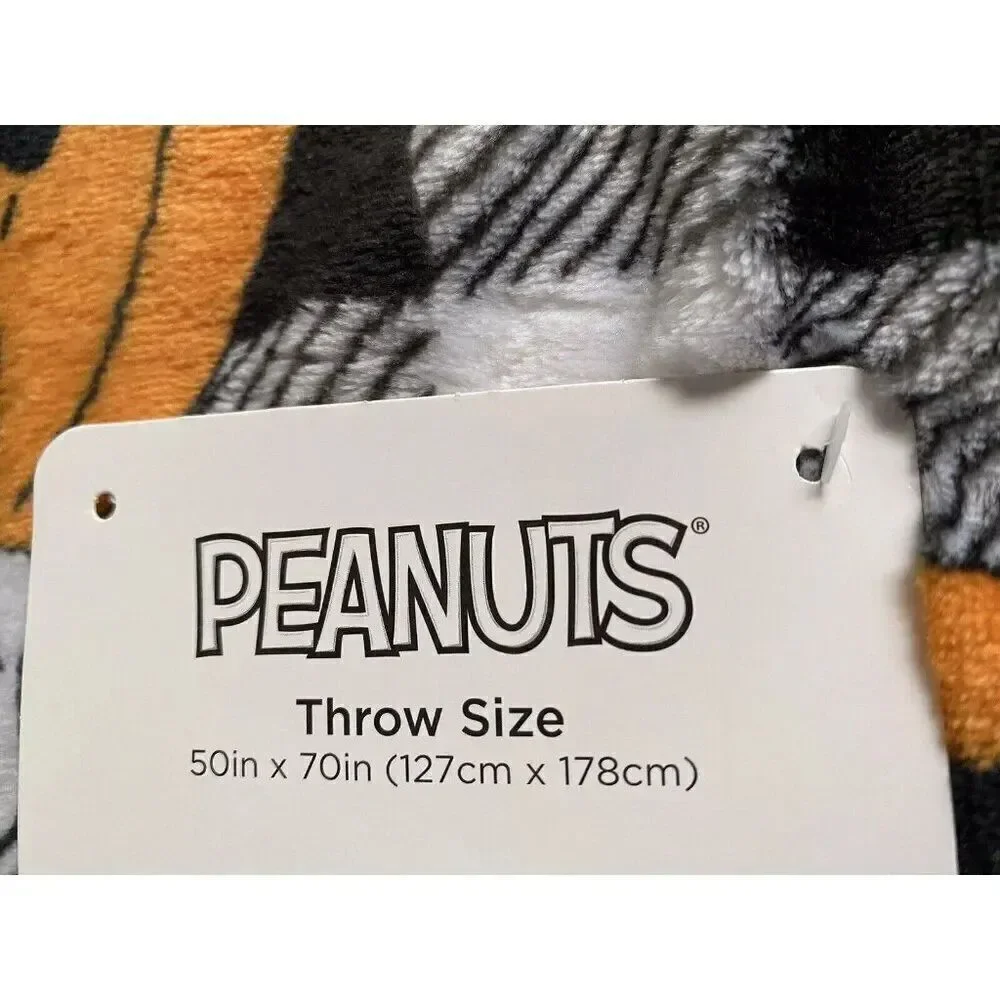PEANUTS SNOOPY Woodstock Soft THROW Blanket 50”x70” Halloween Jack O Lantern NEW